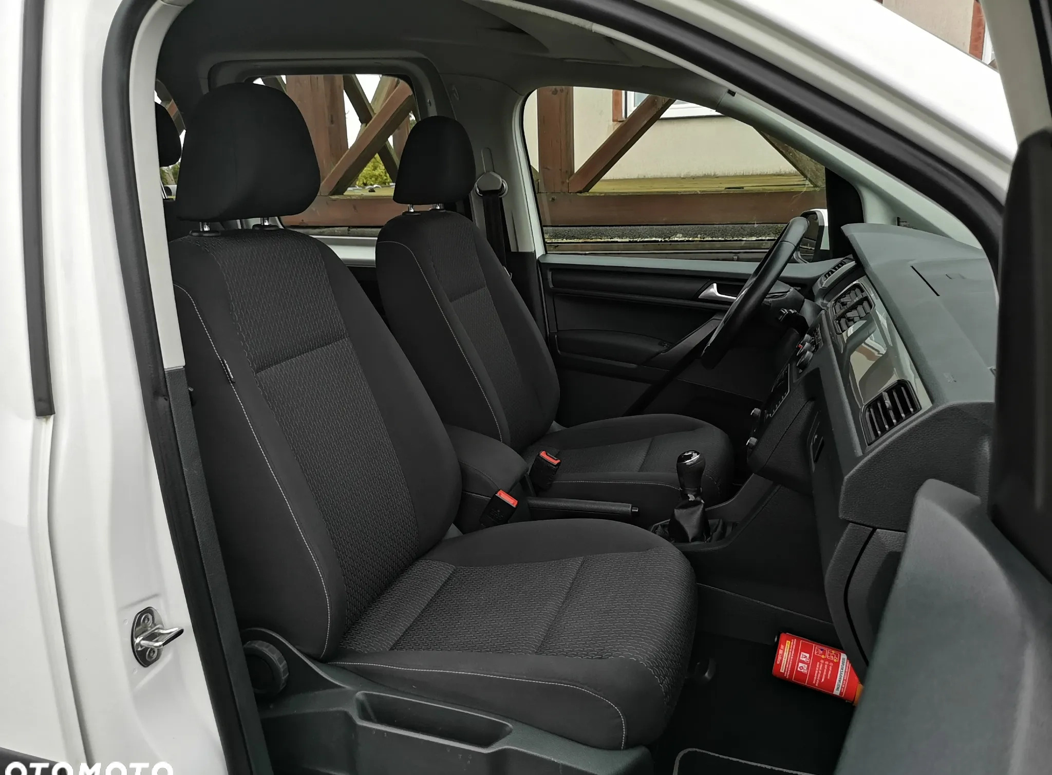 Volkswagen Caddy cena 41900 przebieg: 387669, rok produkcji 2015 z Zakroczym małe 211